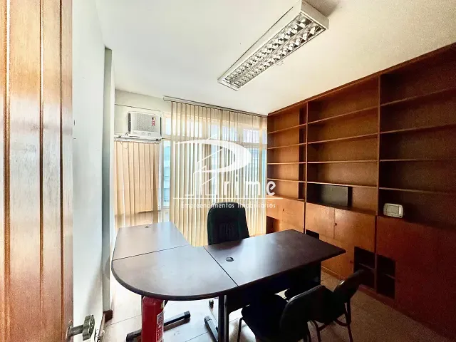 Sala à venda ou para alugar, no bairro Amaral Peixoto em Niterói