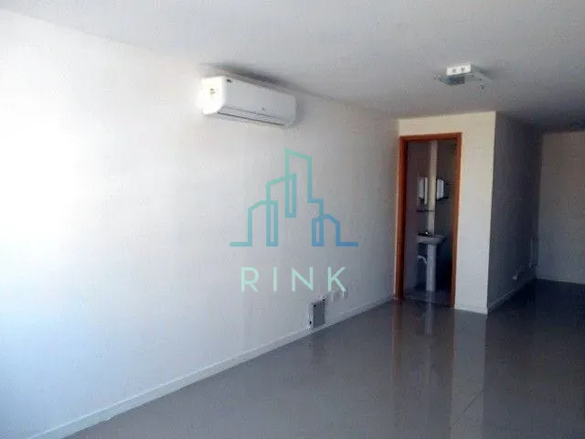 Sala à venda, no bairro Santa Rosa em Niterói
