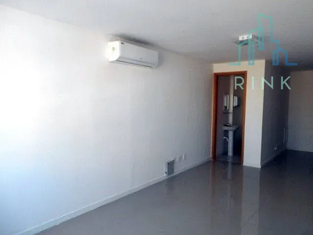 Sala à venda, no bairro Santa Rosa em Niterói