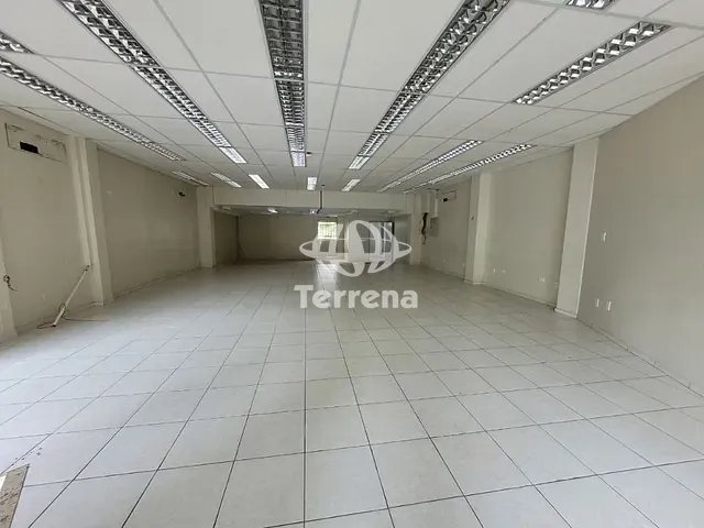Loja com 150m², para alugar, no bairro Centro em Blumenau