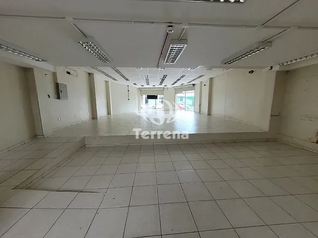 Loja com 150m², para alugar, no bairro Centro em Blumenau