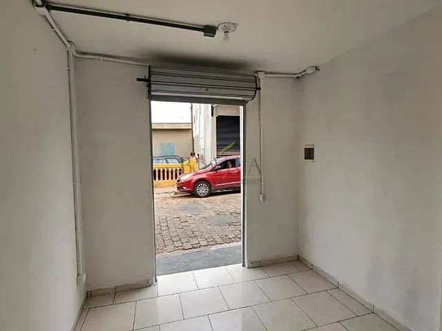 Sala para alugar, no bairro Centro em Piracaia