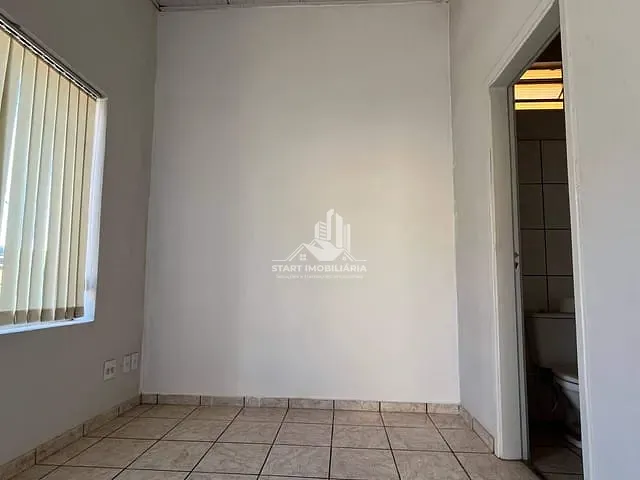 Sala para alugar, no bairro Centro em Pederneiras