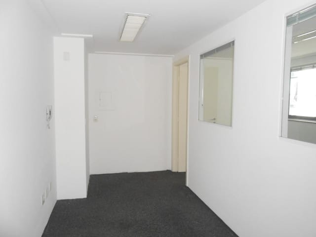 Sala com 30m², à venda, no bairro Parque Santa Cecília em São Paulo