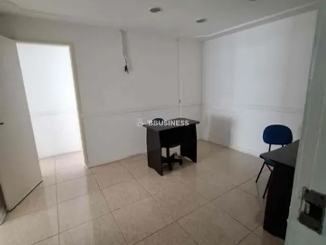 Sala com 64m² 3 quartos e 1 banheiro, à venda, no bairro Centro em Campos dos Goytacazes