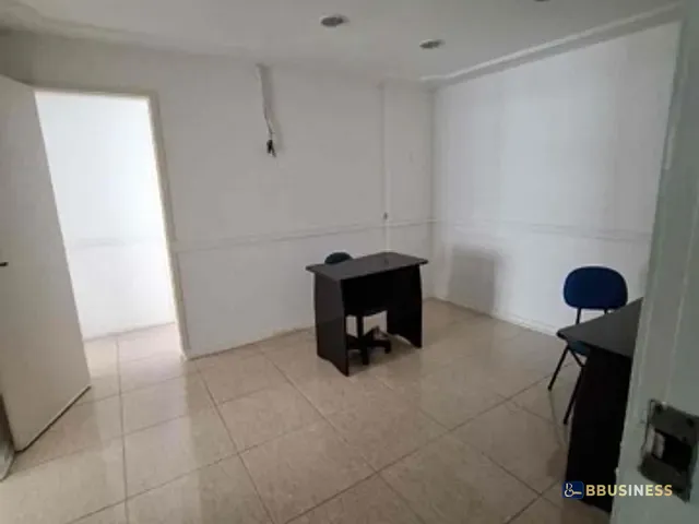 Sala com 64m² 3 quartos e 1 banheiro, à venda, no bairro Centro em Campos dos Goytacazes