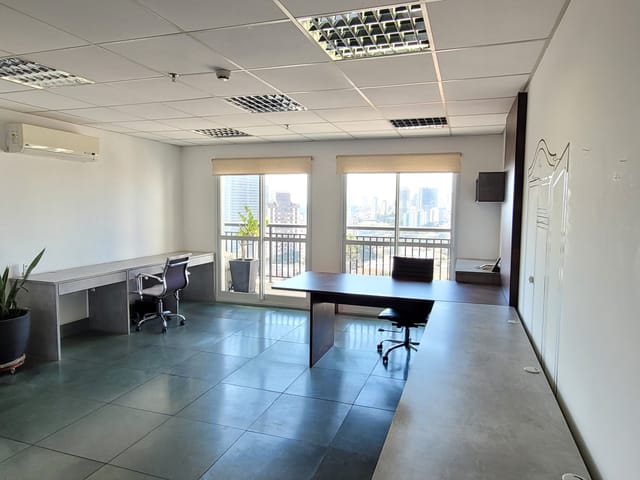 Sala à venda, no bairro Vila Mariana em São Paulo