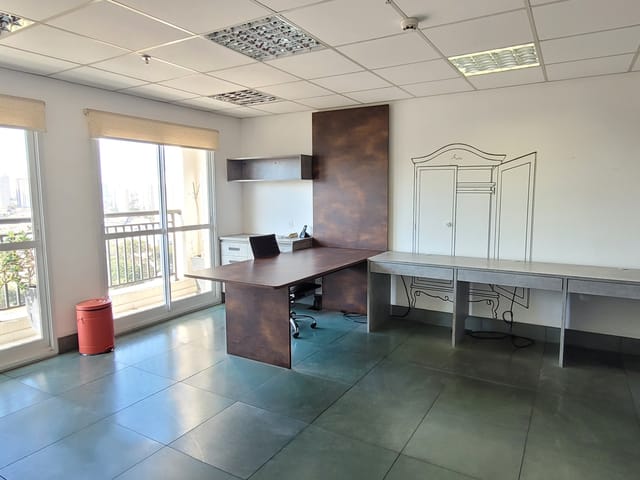Sala à venda, no bairro Vila Mariana em São Paulo