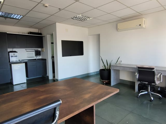 Sala à venda, no bairro Vila Mariana em São Paulo