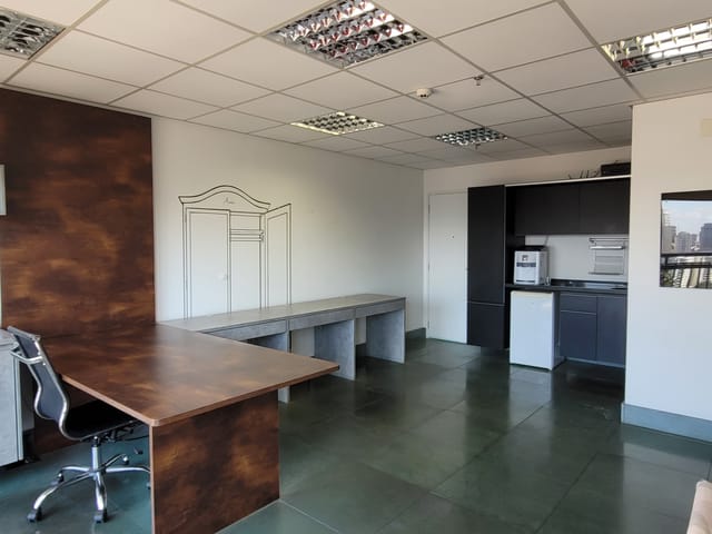 Sala à venda, no bairro Vila Mariana em São Paulo