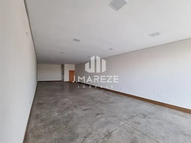 Sala com 121m², à venda, no bairro Centro em Apucarana