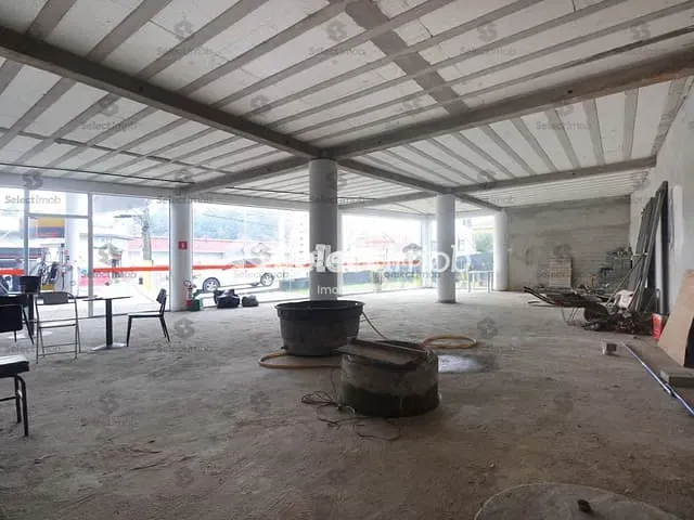 Sala com 234m², para alugar, no bairro Centro Alto em Ribeirão Pires