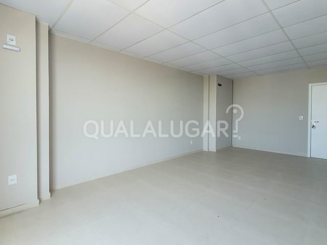 Sala para alugar, no bairro Aeroporto em Tubarão