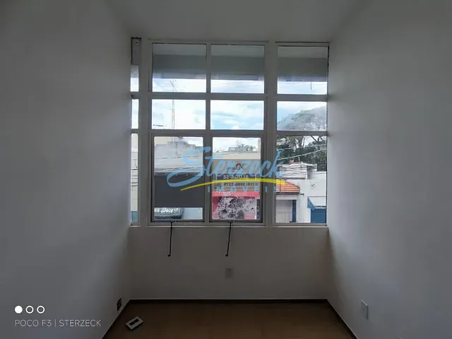 Sala com 66m², para alugar, no bairro Centro em Vinhedo