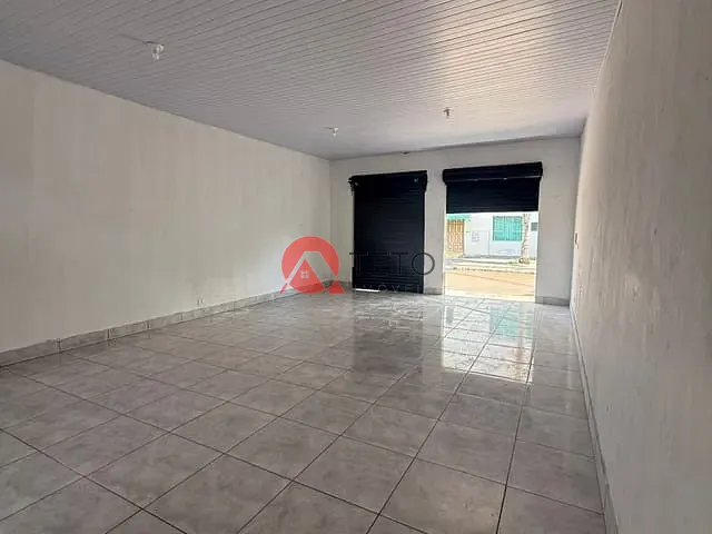 Sala para alugar, no bairro Zona 07 em Maringá