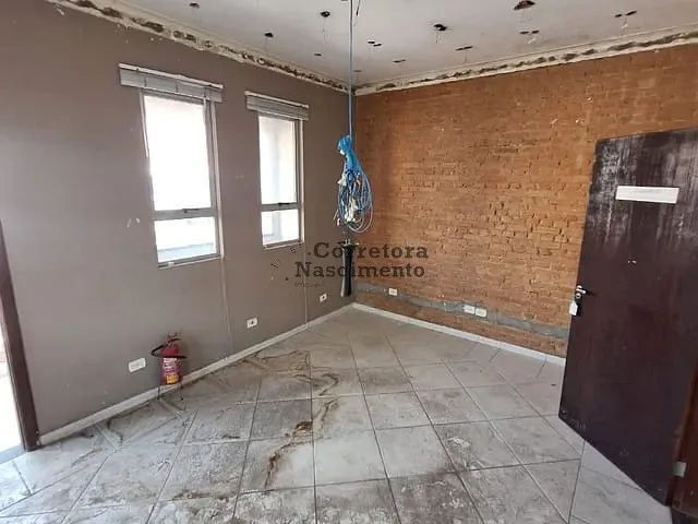 Sala com 25m², para alugar, no bairro Centro em Jacareí