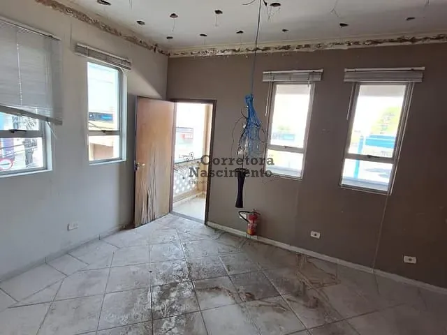 Sala com 25m², para alugar, no bairro Centro em Jacareí