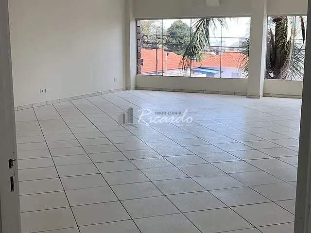Sala para alugar, no bairro Centro em Arapongas