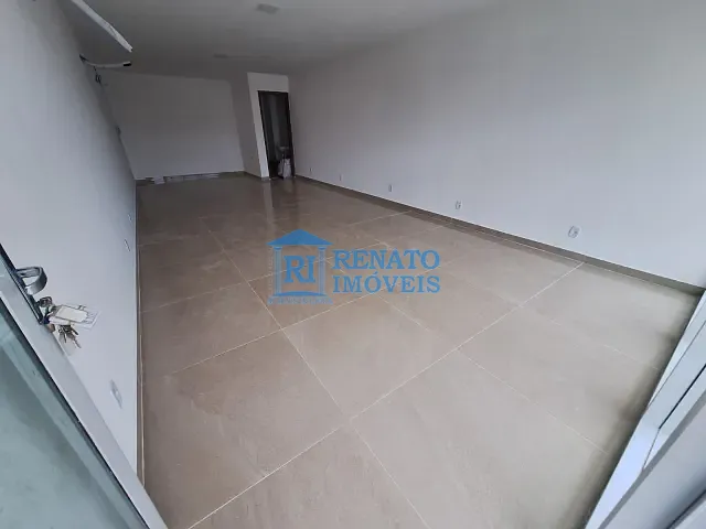 Sala à venda ou para alugar, no bairro Flamengo em Maricá