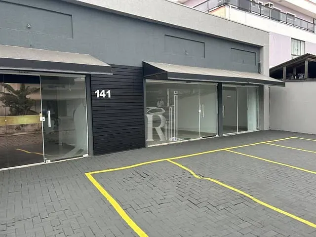 Sala com 138m², à venda ou para alugar, no bairro Centro em Tijucas