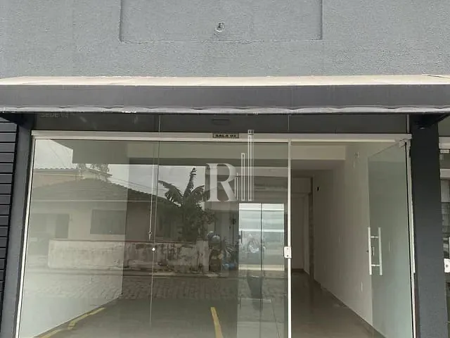 Sala com 138m², à venda ou para alugar, no bairro Centro em Tijucas