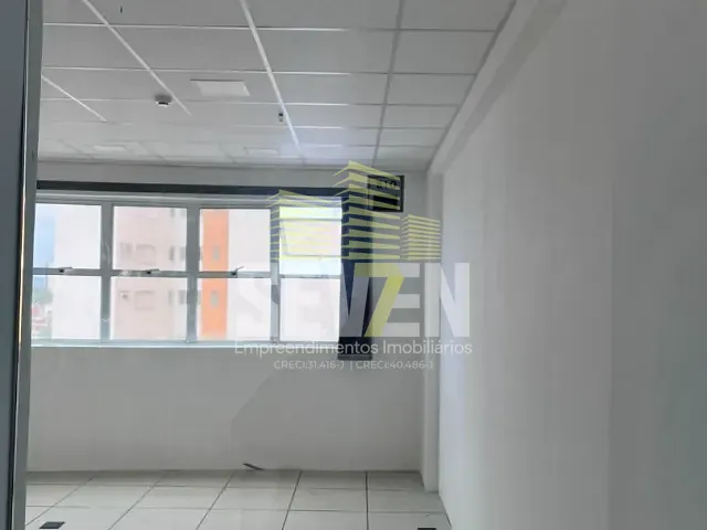 Sala com 32m², à venda ou para alugar, no bairro Centro em Bauru