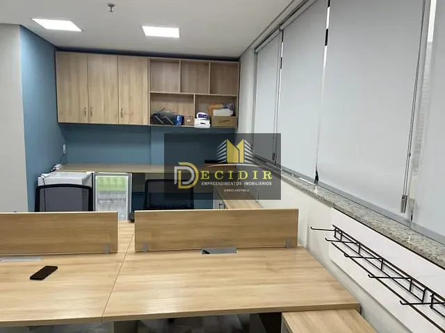 Sala com 45m², para alugar, no bairro Quarta Parada em São Paulo