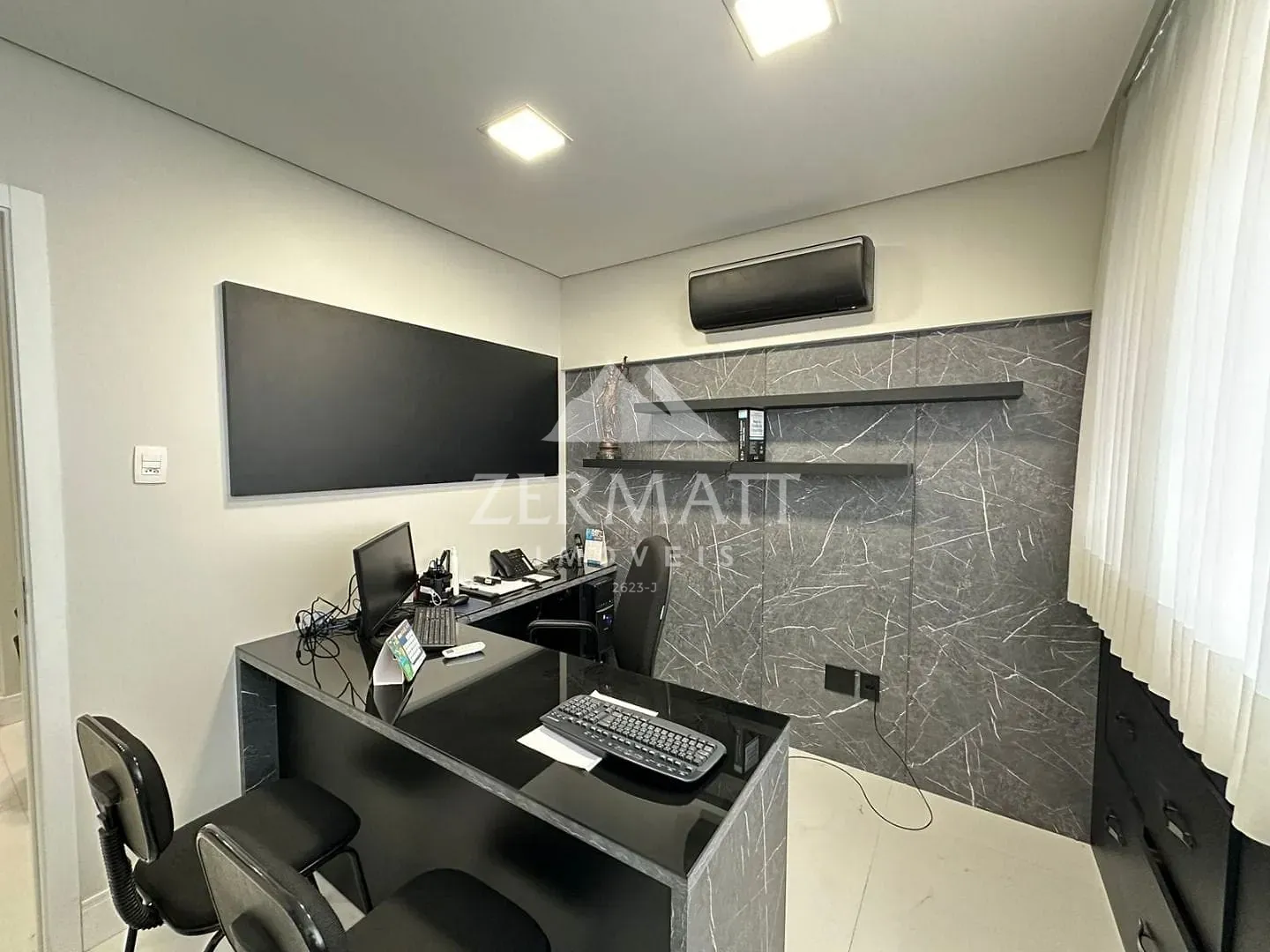 Sala Comercial Mobiliada no Centro de Blumenau - Pronta para Entrar! — foto 4