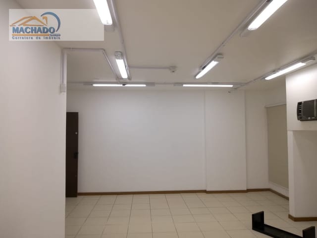 Foto do Sala - 🏢 Oportunidade para seu Negócio! Imóvel Comercial Reformado e Estratégico em Joinville 🌟 | MACHADO CORRETORA DE IMÓVEIS LTDA