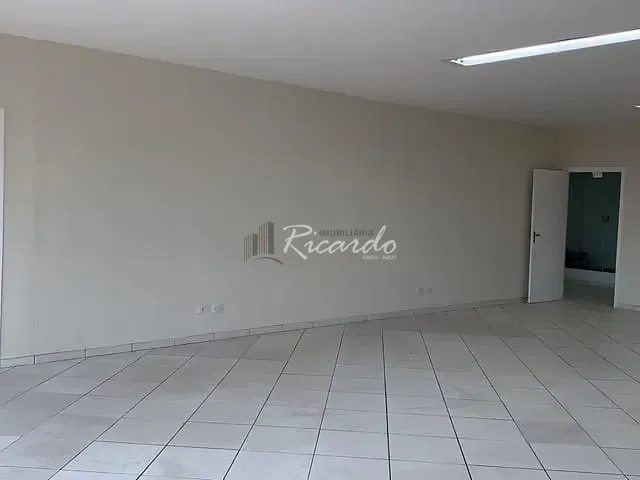 Sala para alugar, no bairro Centro em Arapongas