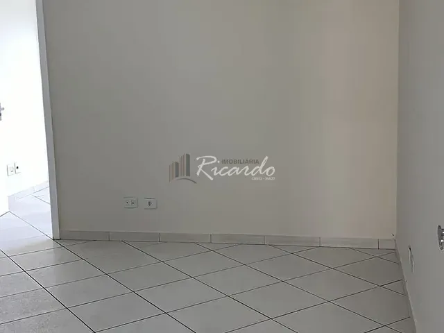 Sala para alugar, no bairro Centro em Arapongas