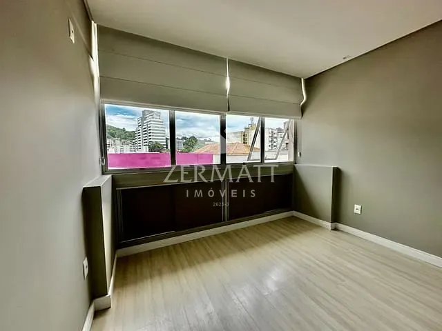 Sala com 40m², à venda ou para alugar, no bairro Centro (Blumenau) em Blumenau