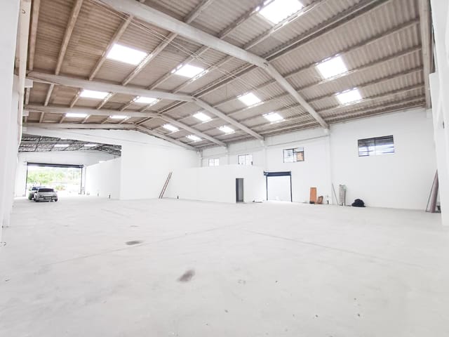 Sala à venda ou para alugar, no bairro Albatróz em Bertioga