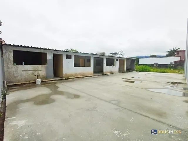 Sala à venda ou para alugar, no bairro Albatróz em Bertioga