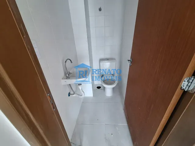 Sala à venda ou para alugar, no bairro Flamengo em Maricá