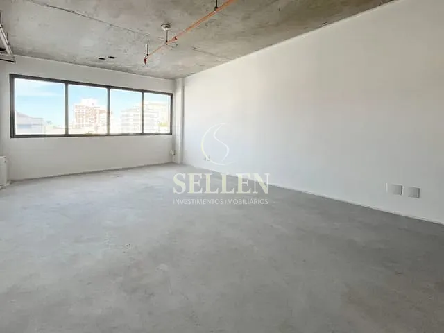 Sala para alugar, no bairro Passo da Areia em Porto Alegre