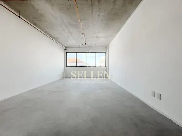 Sala para alugar, no bairro Passo da Areia em Porto Alegre