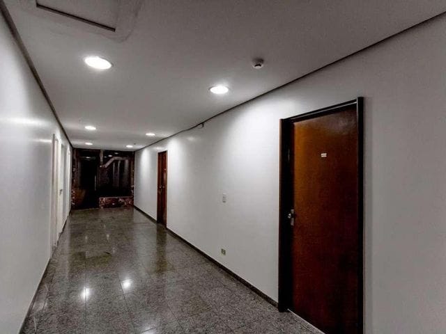 Foto do Sala - Sala Comercial á venda no Edifício Rizzo Plaza Centro Empresarial no Setor Sul Goiânia GO  tendo 23,52m² com cozinha e banheiro. | Home Gyn Imóveis Ltda
