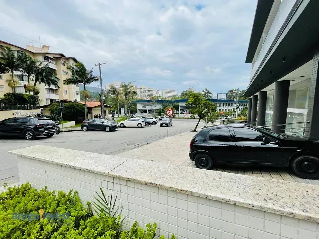 Sala à venda, no bairro Itacorubi em Florianópolis