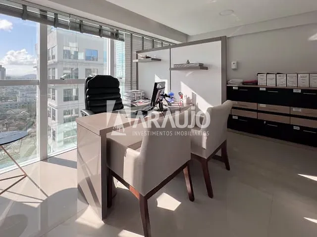 Sala à venda, no bairro Centro em Itajaí