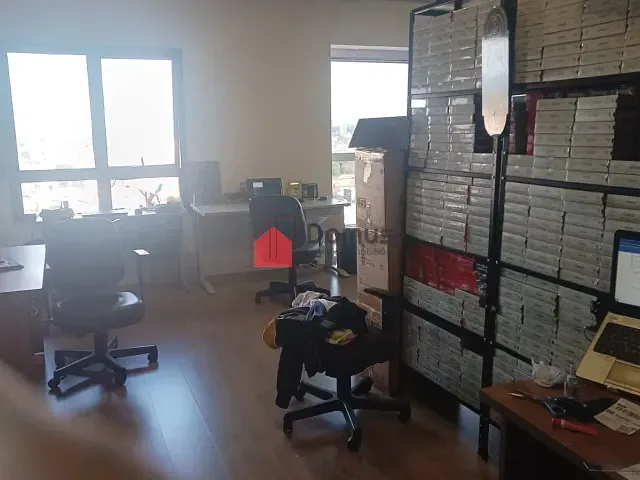 Sala à venda, no bairro Centro em Pindamonhangaba