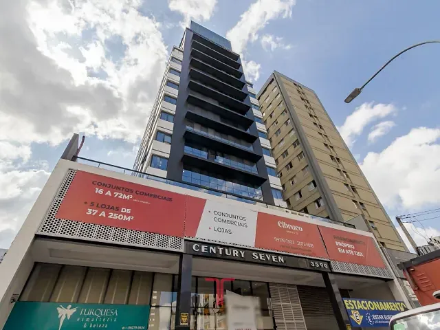 Sala com 32m², à venda, no bairro Centro em Curitiba