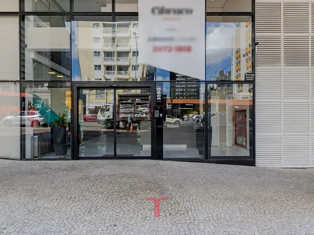Sala com 32m², à venda, no bairro Centro em Curitiba