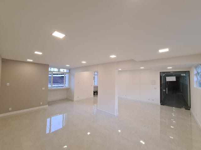 Sala à venda, no bairro Centro em Petrópolis