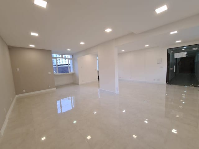 Sala à venda, no bairro Centro em Petrópolis