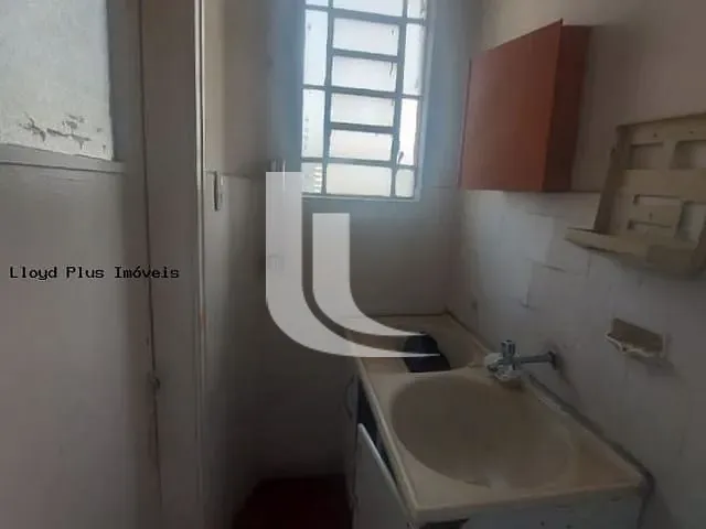 Sala à venda ou para alugar, no bairro Centro Histórico de São Paulo em São Paulo