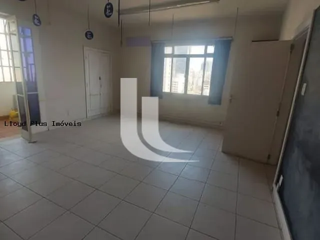 Sala à venda ou para alugar, no bairro Centro Histórico de São Paulo em São Paulo