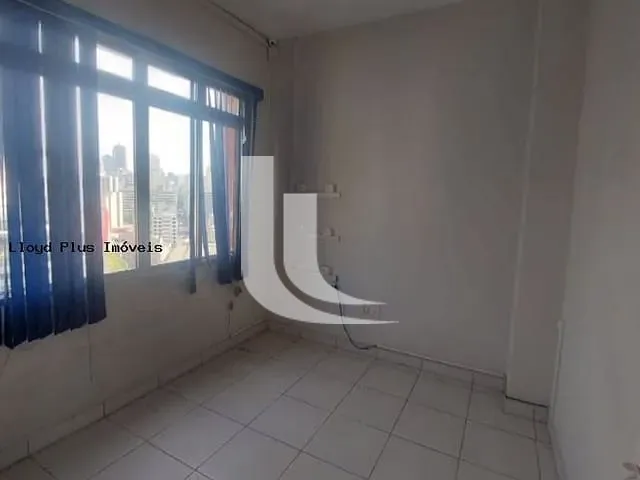 Sala à venda ou para alugar, no bairro Centro Histórico de São Paulo em São Paulo