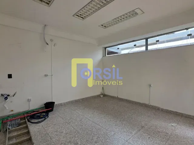 Sala com 20m², para alugar, no bairro Vila Mogilar em Mogi das Cruzes