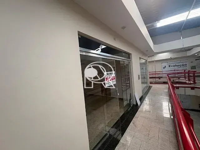 Sala à venda ou para alugar, no bairro Centro em Registro